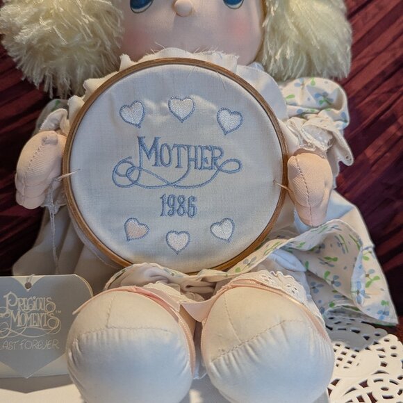 Precious Moments 1986 Mother Doll with original tag - Picture 3 of 6